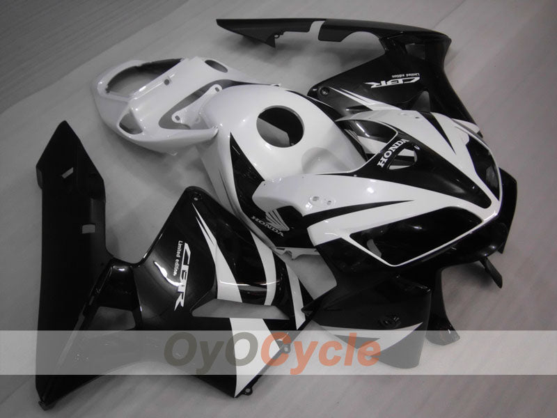 Carene a iniezione per CBR600RR anni 05-06 - Bianco, Nero - Stile di fabbrica #OYO87900291 Immagine principale del prodotto